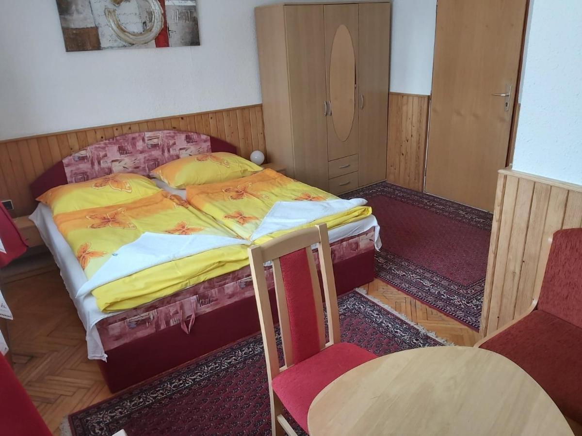 Penzion Fontana Hotel Náměšť nad Oslavou Екстериор снимка