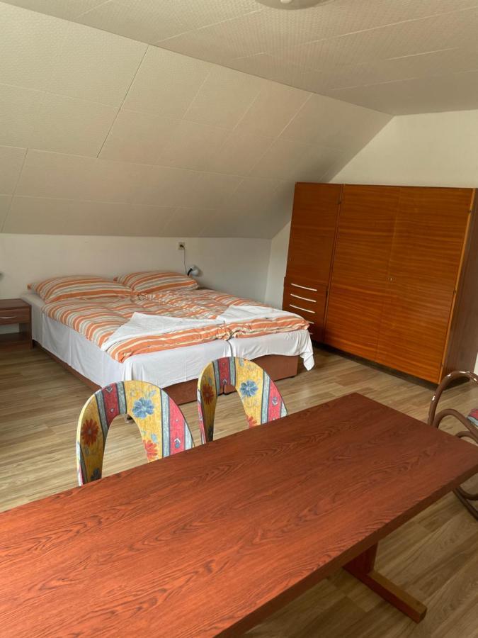 Penzion Fontana Hotel Náměšť nad Oslavou Екстериор снимка