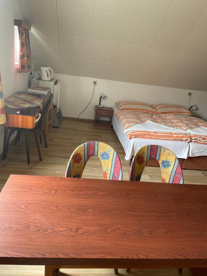 Penzion Fontana Hotel Náměšť nad Oslavou Екстериор снимка